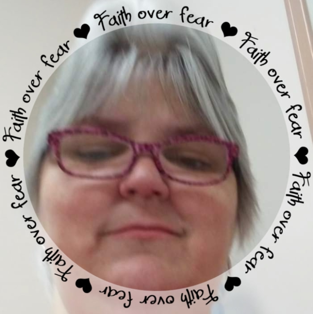 Meet your Posher, Lenora